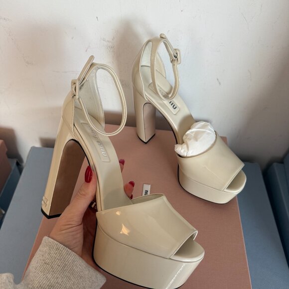 NWT Miu Miu Platform Sandals Beige Patent Leather Block High Heels Sz 41 - Picture 5 of 9